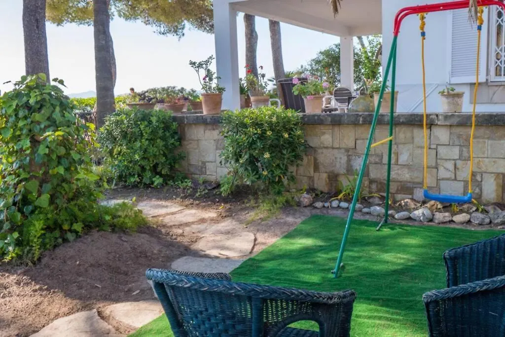 Waterfront 3 Bedroom Beach Apartment Alcudia   Alcudia (Mallorca)