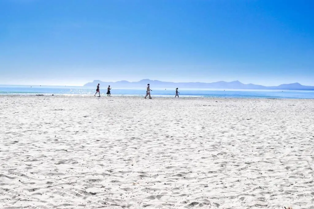 Waterfront 3 Bedroom Beach Apartment Alcudia  Alcudia (Mallorca)