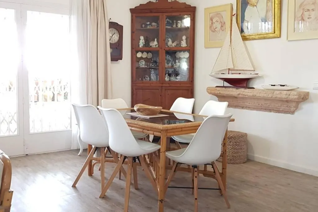 Waterfront 3 Bedroom Beach Apartment Alcudia  Alcudia (Mallorca)
